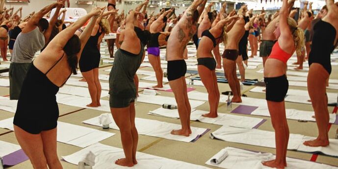 Bikram yoga pisua galtzeko